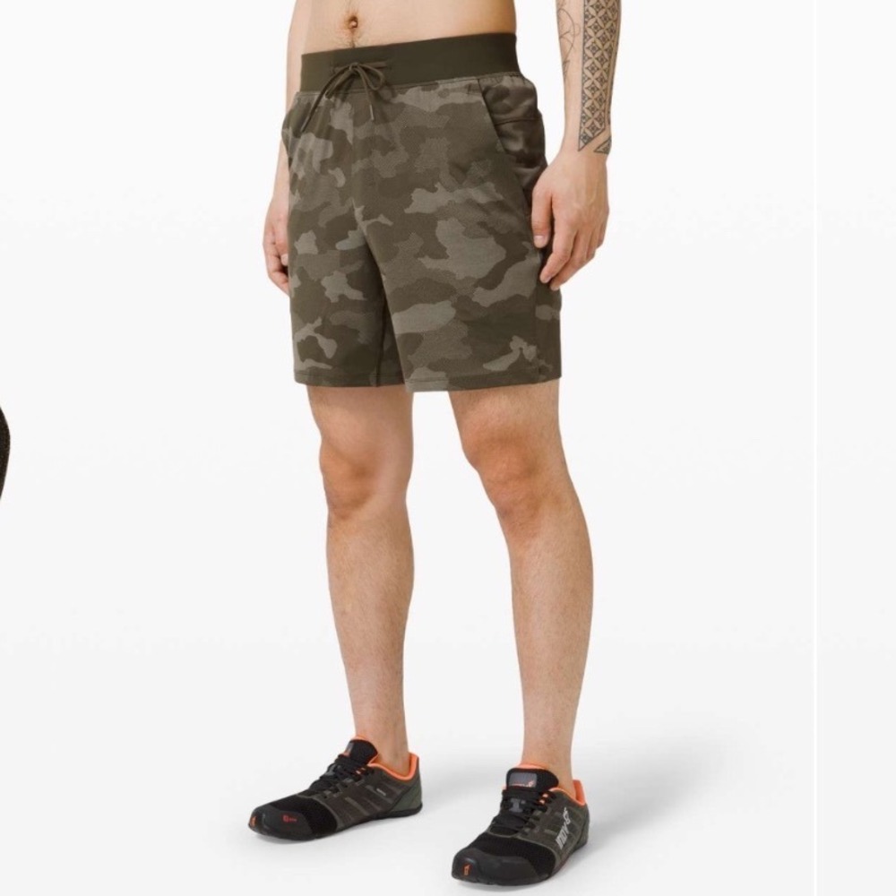 Lululemon At Ease Short 7" Inseam Dark Olive Green Camo Mens Size Large M7AN9S